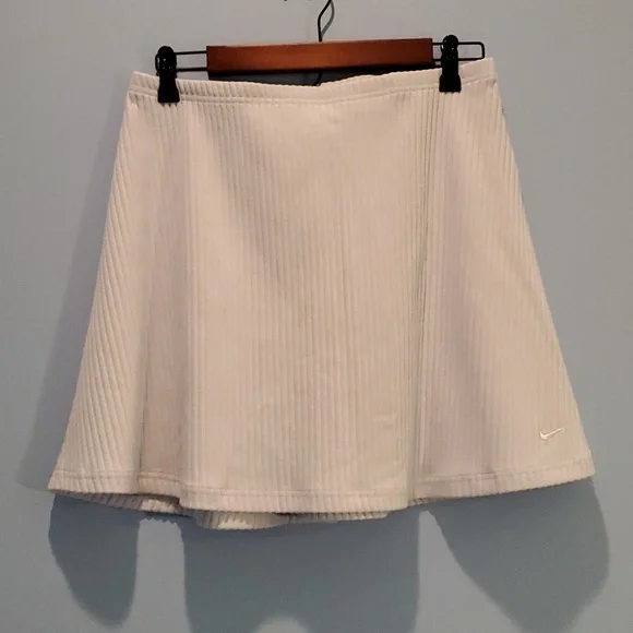 Nike Women's Light Blue Skater Skirt,  Size M - Picture 2 of 9